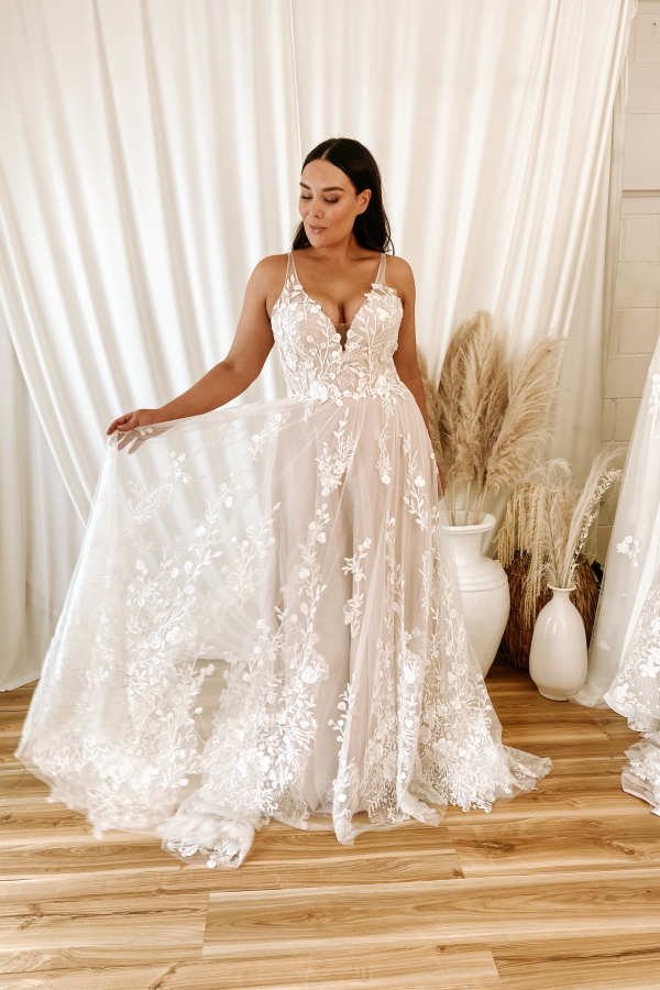 Mode Bridal: Top 5 Wedding Dress Trends For 2022